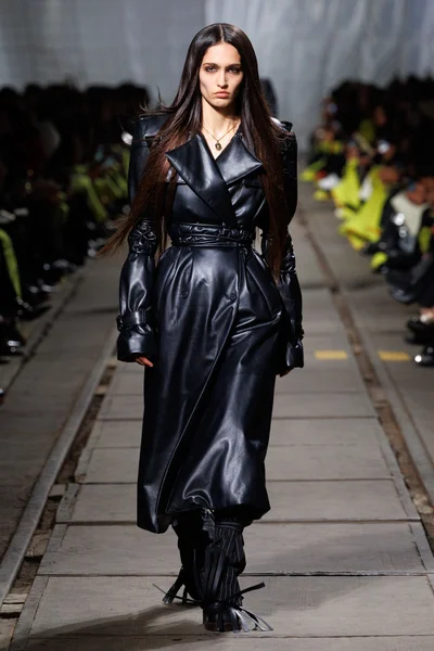 Look 26